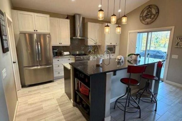 3pc Bathroom - 826 Stonehaven Drive, Carstairs, AB T0M0N0 Photo 4