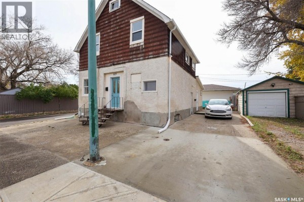 Laundry room - 827 15th Avenue, Regina, SK S4N0V2 Photo 3