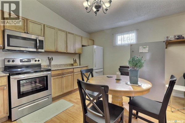 Bedroom - 827 15th Avenue, Regina, SK S4N0V2 Photo 5
