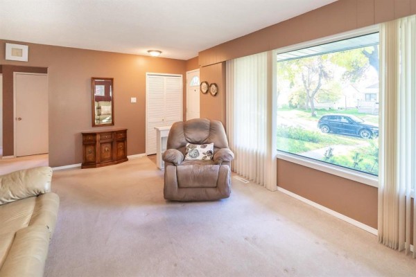 Bedroom - 827 Peake Avenue, Winnipeg, MB R2C1M2 Photo 5