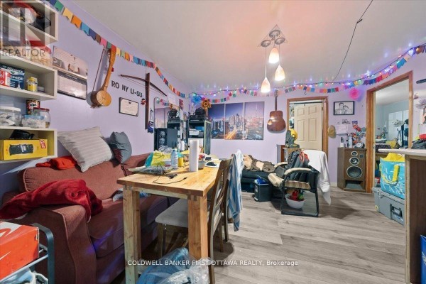 827 Somerset Street W, Ottawa, ON K1R6R4 Photo 4