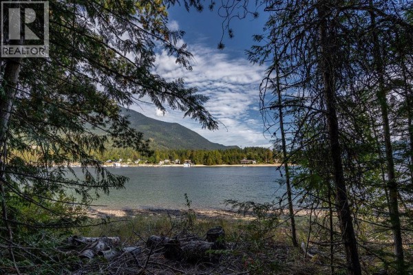 8275 East Procter Road, Procter, BC V0G1C0 Photo 5