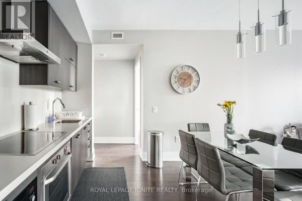 Dining room - 828 - 560 Front Street W, Toronto, ON M5V1C1 Photo 2