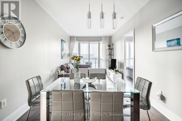 Kitchen - 828 - 560 Front Street W, Toronto, ON M5V1C1 Photo 3