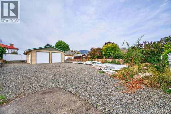 Storage - 828 Mcbride Street, Kamloops, BC V2B5S3 Photo 2