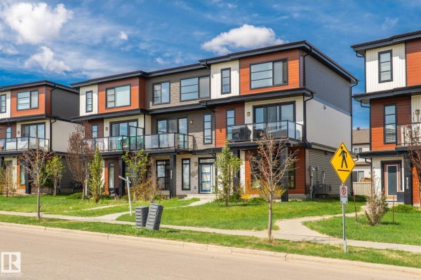 8282 Chappelle Way Sw, Edmonton, AB T6W3Y5 Photo 4