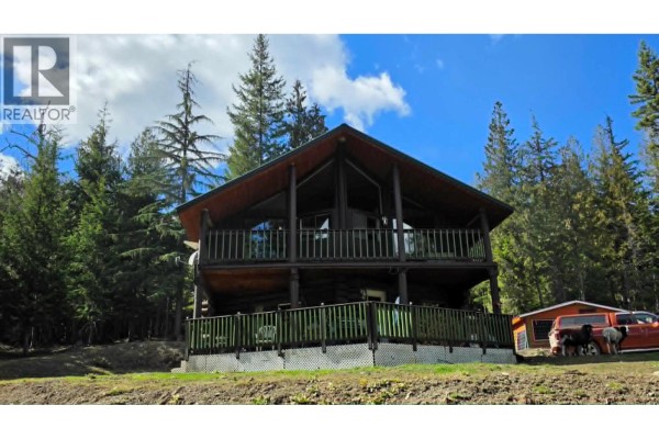 829 Bobbie Burns Road, Lumby, BC, photo 3