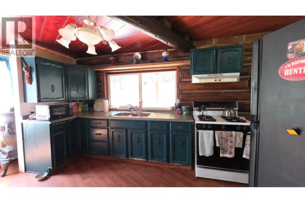 Den - 829 Bobbie Burns Road, Lumby, BC V0E2G4 Photo 5
