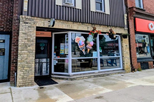 829 Queen Street, Kincardine, ON N2Z2Y2 Photo 2