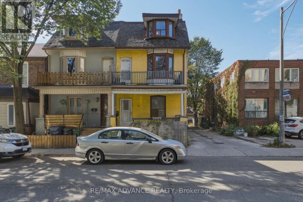 Bedroom 3 - 82a Augusta Avenue, Toronto, ON M5T2L1 Photo 4
