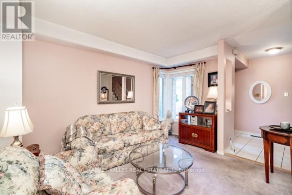 Living room - 83 - 5230 Glen Erin Drive, Mississauga, ON L5M5Z7 Photo 5