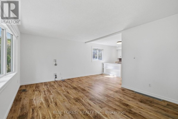 Family room - 83 Amy Crescent, London East, ON N5Y4A5 Photo 5