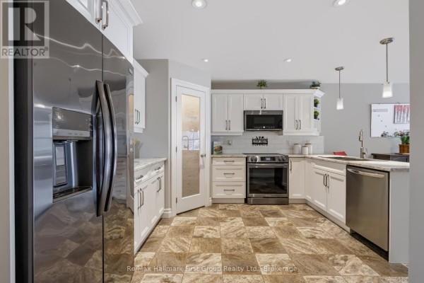 Laundry room - 83 Aspen Drive, Quinte West, ON K8V0E2 Photo 5