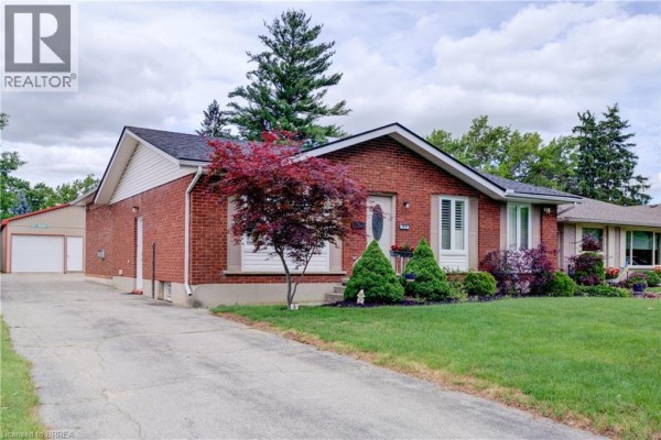 83 Evelyn Street, Brantford, ON, photo 2