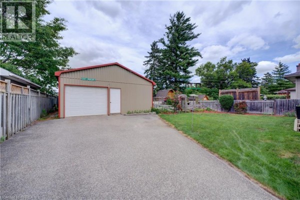83 Evelyn Street, Brantford, ON, photo 3