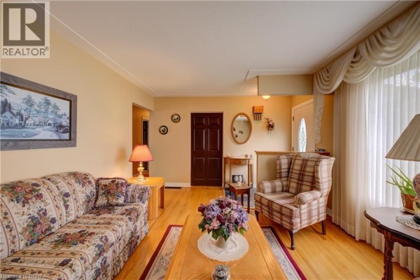 Recreation room - 83 Evelyn Street, Brantford, ON N3R3H2 Photo 5