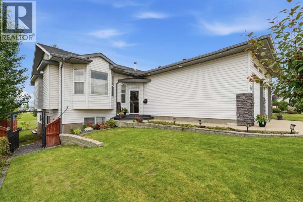 83 Irving Crescent, Red Deer, AB, photo 2