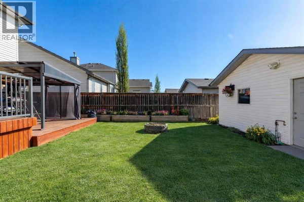 83 Luxstone Crescent Sw, Airdrie, AB, photo 3