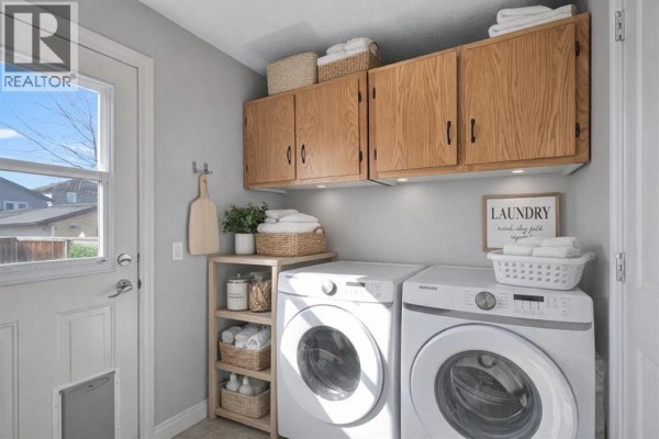 Pantry - 83 Luxstone Crescent Sw, Airdrie, AB T4B2W7 Photo 4
