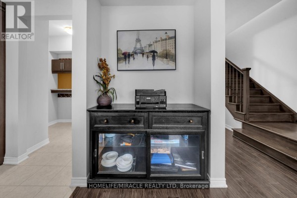 83 Monarch Street, Welland, ON L3C0E6 Photo 4
