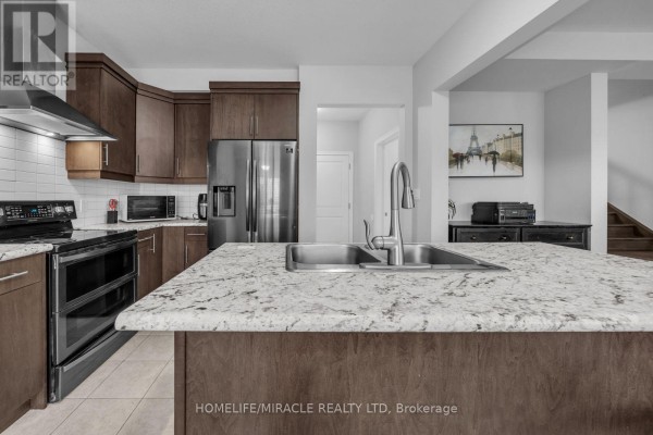 83 Monarch Street, Welland, ON L3C0E6 Photo 5