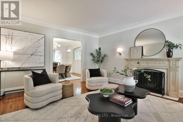 Kitchen - 83 Wembley Road, Toronto, ON M6C2G3 Photo 5
