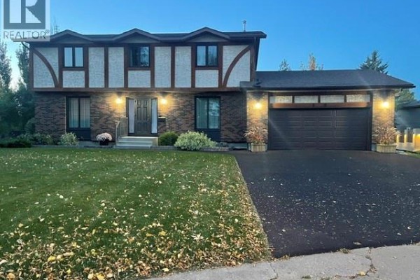 Kitchen - 830 Chester Place, Prince Albert, SK S6V6Y8 Photo 2