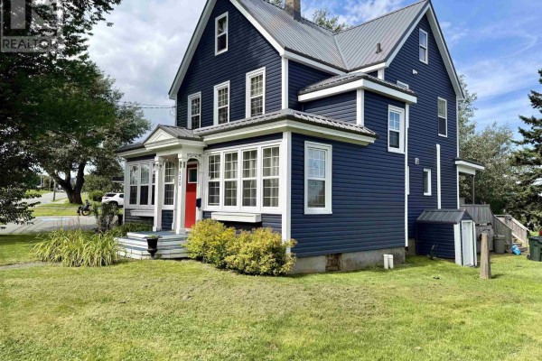 830 Main Street, Glace Bay, NS, photo 2