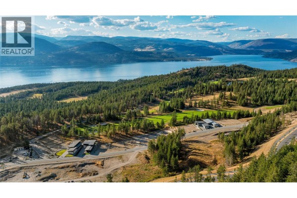 830 Predator Ridge Drive, Vernon, BC V1H1G4 Photo 5