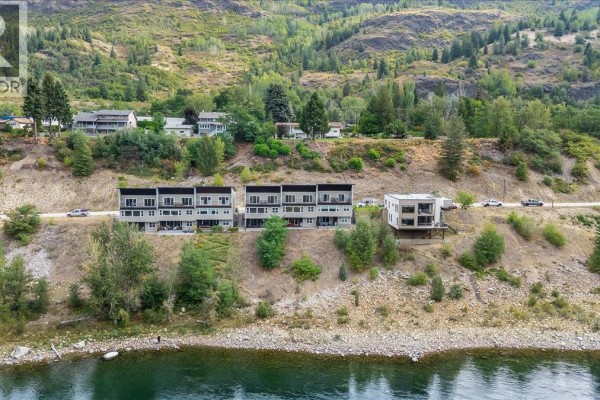 Den - 8305 Old Waneta Road, Trail, BC V1R4W9 Photo 4