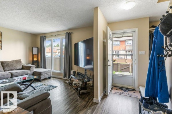 Primary Bedroom - 8306 182 St Nw, Edmonton, AB T5T1T9 Photo 4