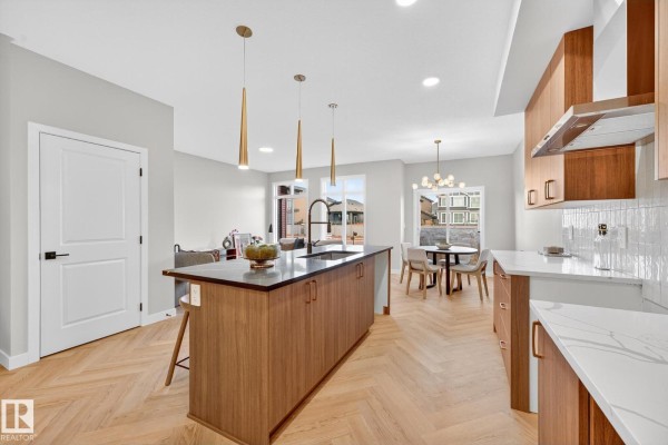 8307 Kiriak Lo Sw, Edmonton