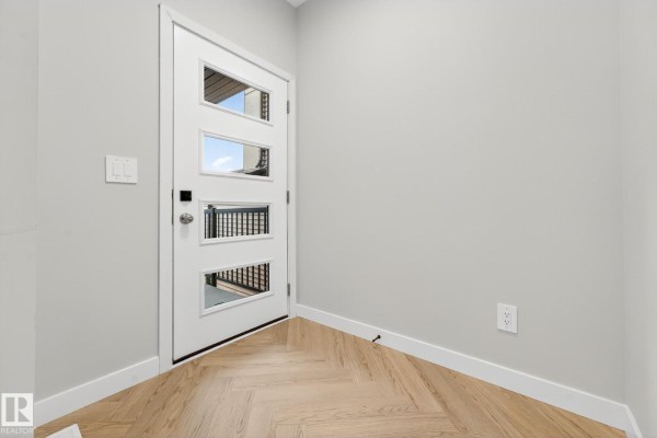 8307 Kiriak Lo Sw, Edmonton, AB, photo 2
