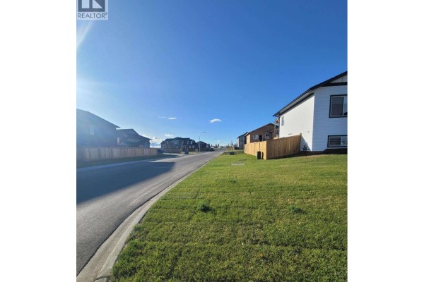 8308 79a Street, Fort St  John, BC V1J0P5 Photo 3