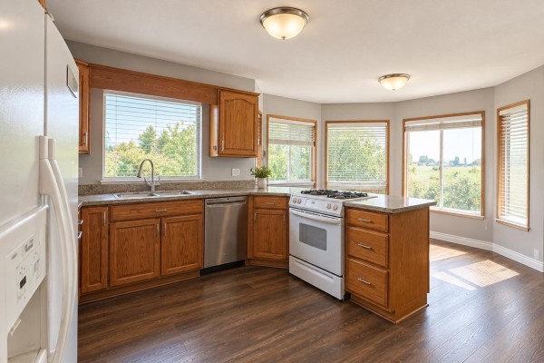 8309 Thompson Road, Mission, BC V0M1G0 Photo 4