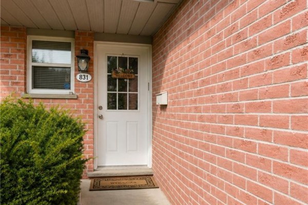 831 Deveron Crescent, London, ON, photo 2