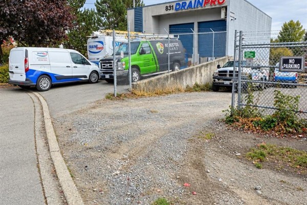 831 Shamrock St, Saanich, BC V8X2V1 Photo 4