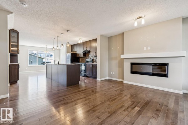 Bedroom 2 - 8311 Ellis Cr Nw, Edmonton, AB T6M0P8 Photo 5
