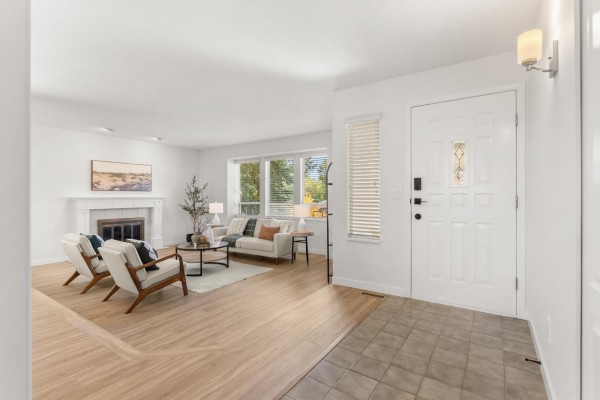 832 165 Street, Surrey, BC V4A9B9 Photo 3