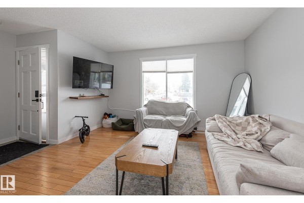 8326 157 Av Nw, Edmonton, AB, photo 3