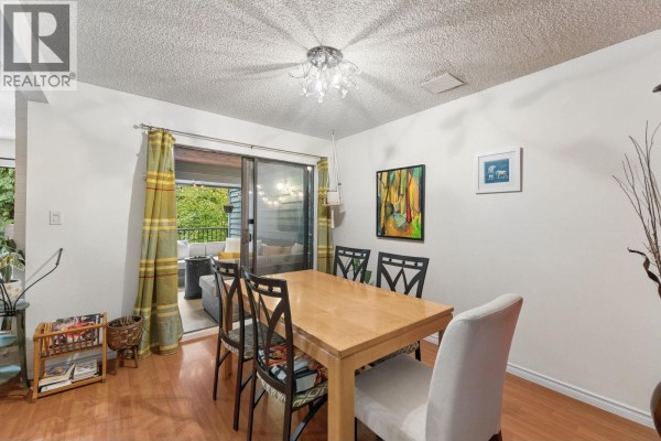 834 Hendecourt Road, North Vancouver, BC V7K2Y2 Photo 5