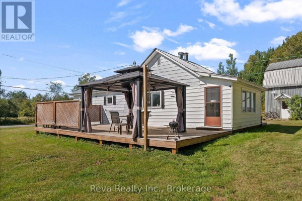 Primary Bedroom - 834 Hybla Road, Hastings Highlands, ON K0L1C0 Photo 4