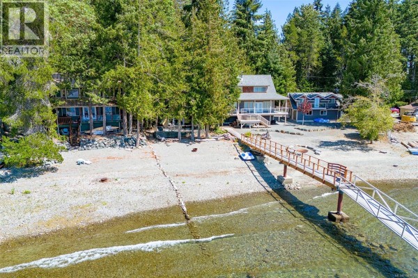 Living room - 8346 Sa-seen-os Rd, Youbou, BC V0R3E1 Photo 5
