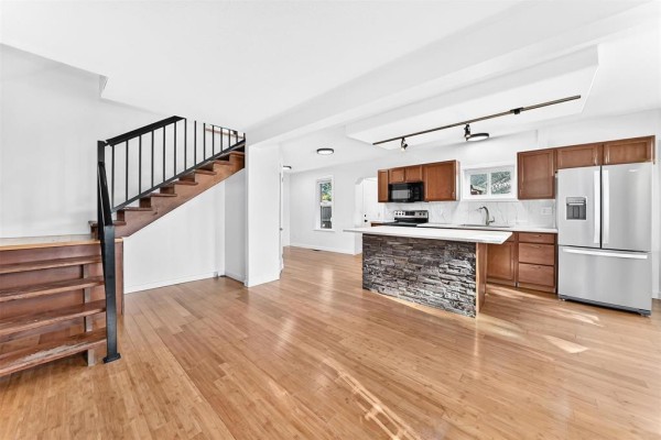 Kitchen - 835 Moncton Avenue, Winnipeg, MB R2K1Y6 Photo 4