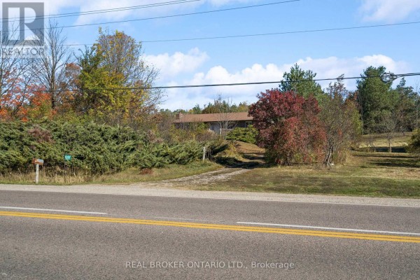 Bedroom 2 - 8350 Hwy 7 Highway, Guelph/eramosa, ON N0B2K0 Photo 5