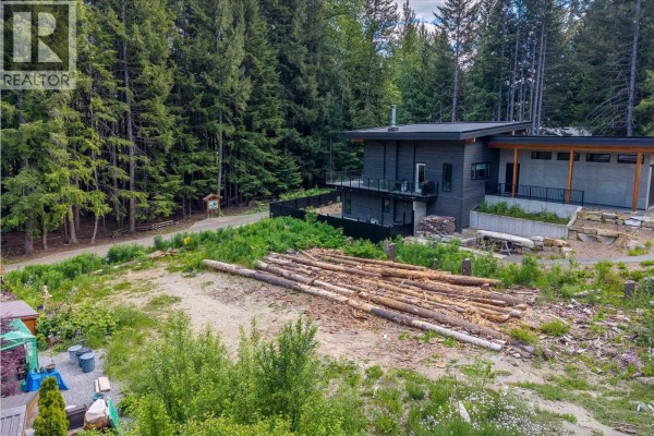 8354 Rainbow Drive, Whistler, BC V8E0G1 Photo 5