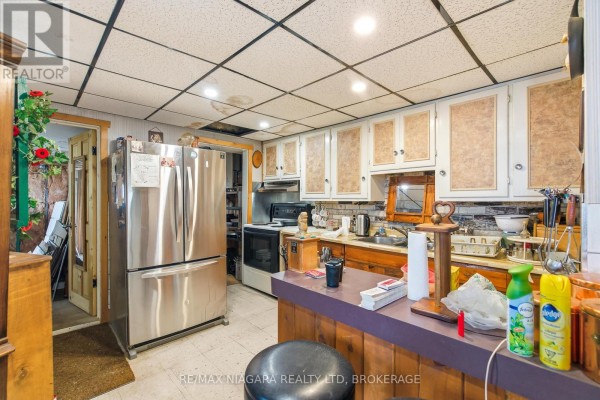 8356 Oakwood Drive, Niagara Falls, ON, photo 2
