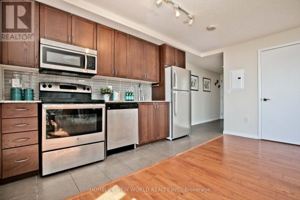 836 - 830 Lawrence Avenue W, Toronto, ON M6A1C3 Photo 5
