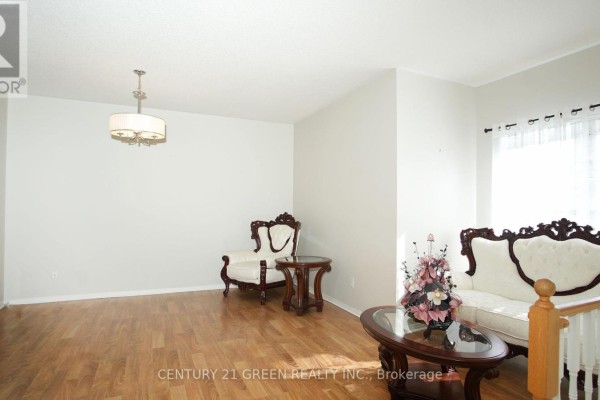 Bedroom 2 - 836 Avocado Crescent, Mississauga, ON L5W1K4 Photo 5