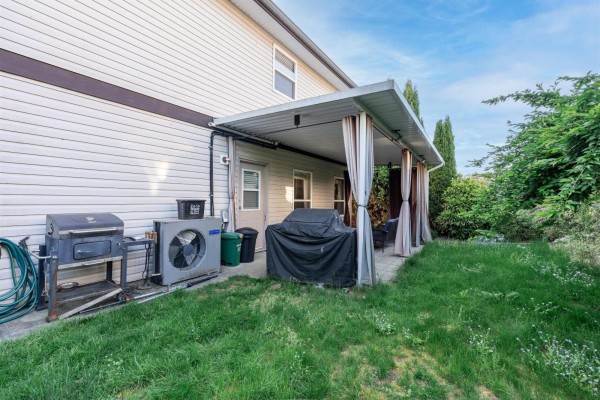 8364 Harris Street, Mission, BC V2V7R9 Photo 2